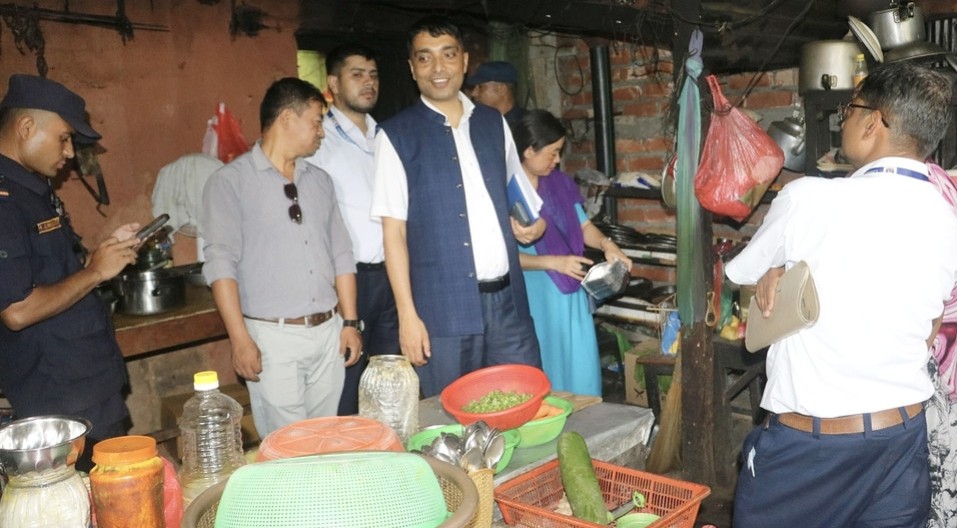 धनकुटामा अनुगमन, होटललाई १५ हजार जरिवाना
