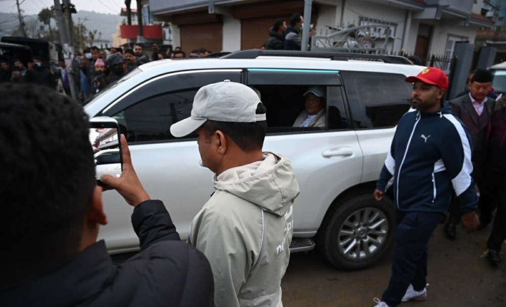 ओली पक्राउको विरोधमा एमाले सडकमा