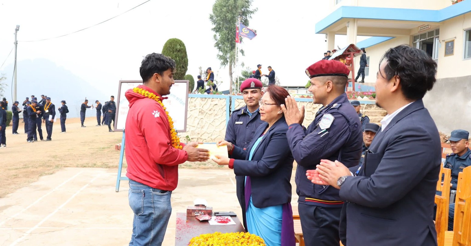 प्रहरीलाई सहयोग गर्ने सवारी चालक सम्मानित