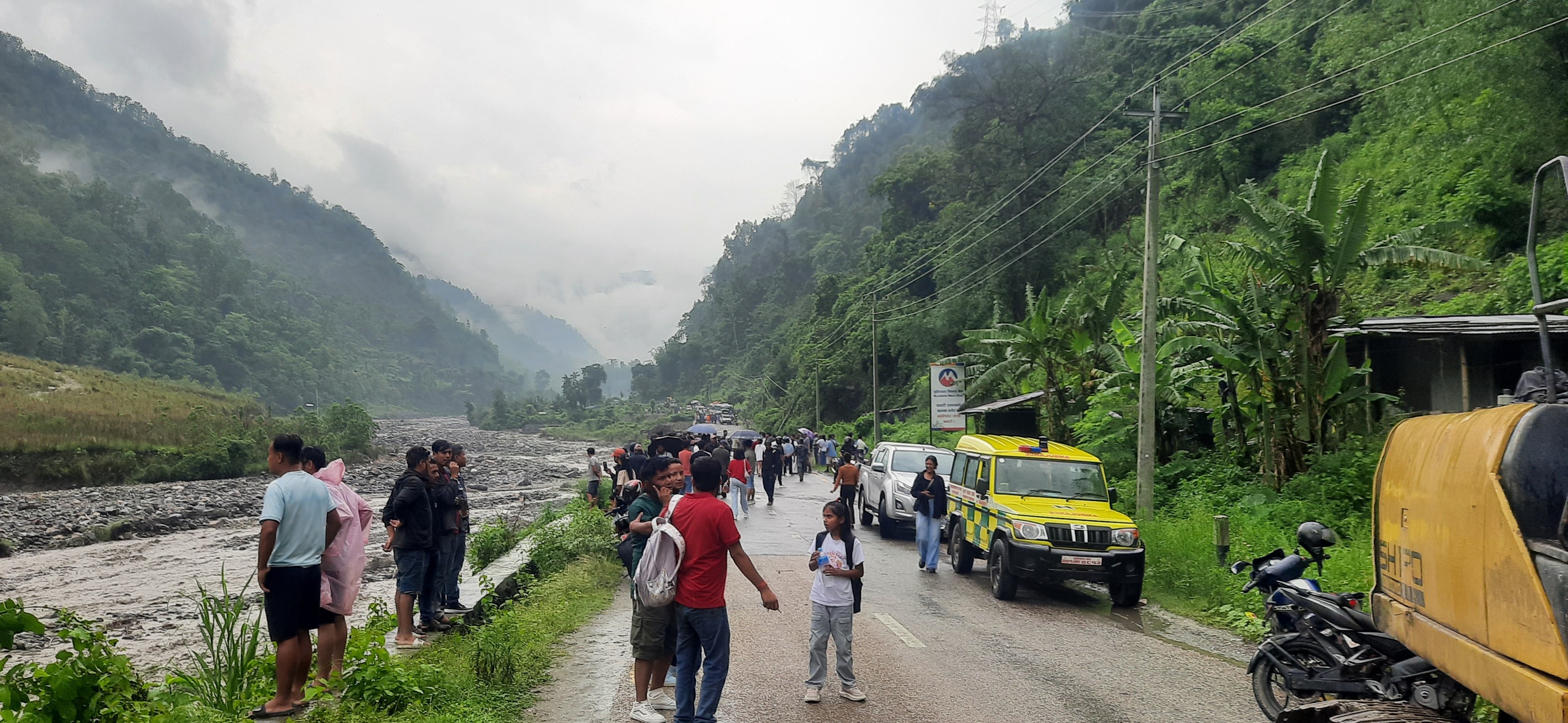 अबरुद्ध कोशी राजमार्ग एकतर्फी सुचारु