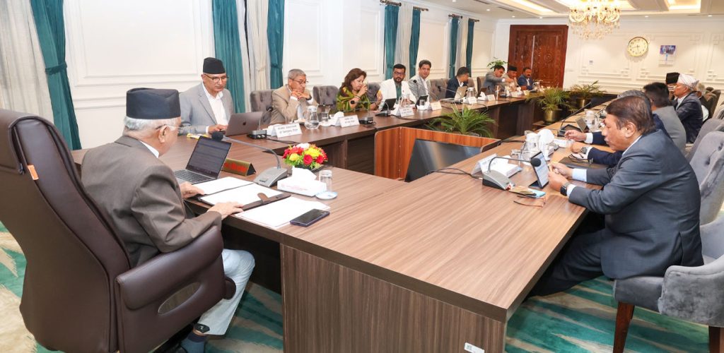 प्रधानमन्त्रीले बोलाए मन्त्रिपरिषदको आकश्मीक बैठक