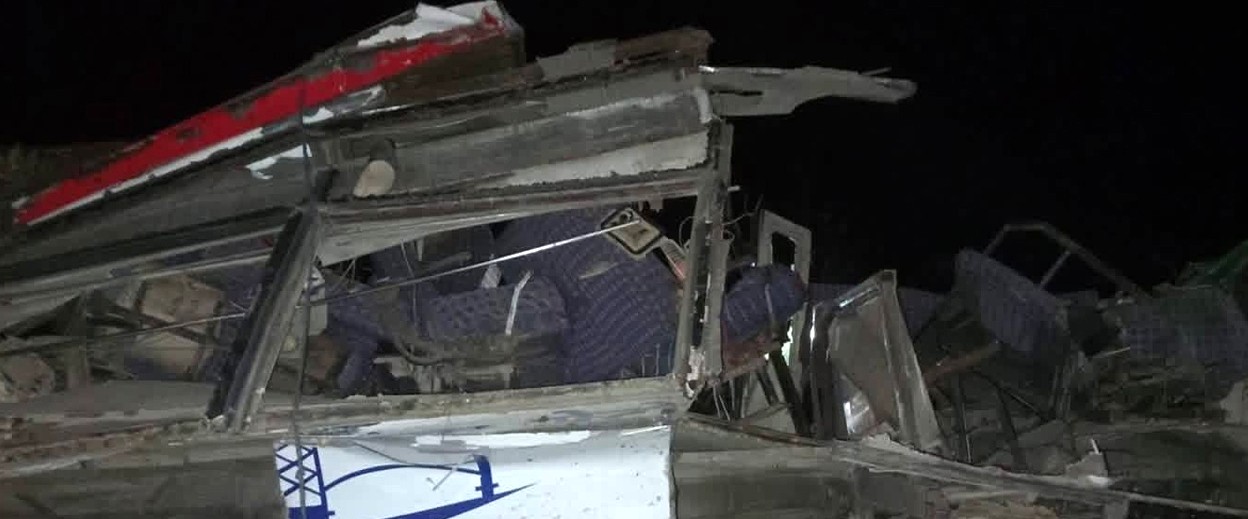 बैतडीमा जन्ती बोकेको बस दुर्घटना, ८ जनाको मृत्यु