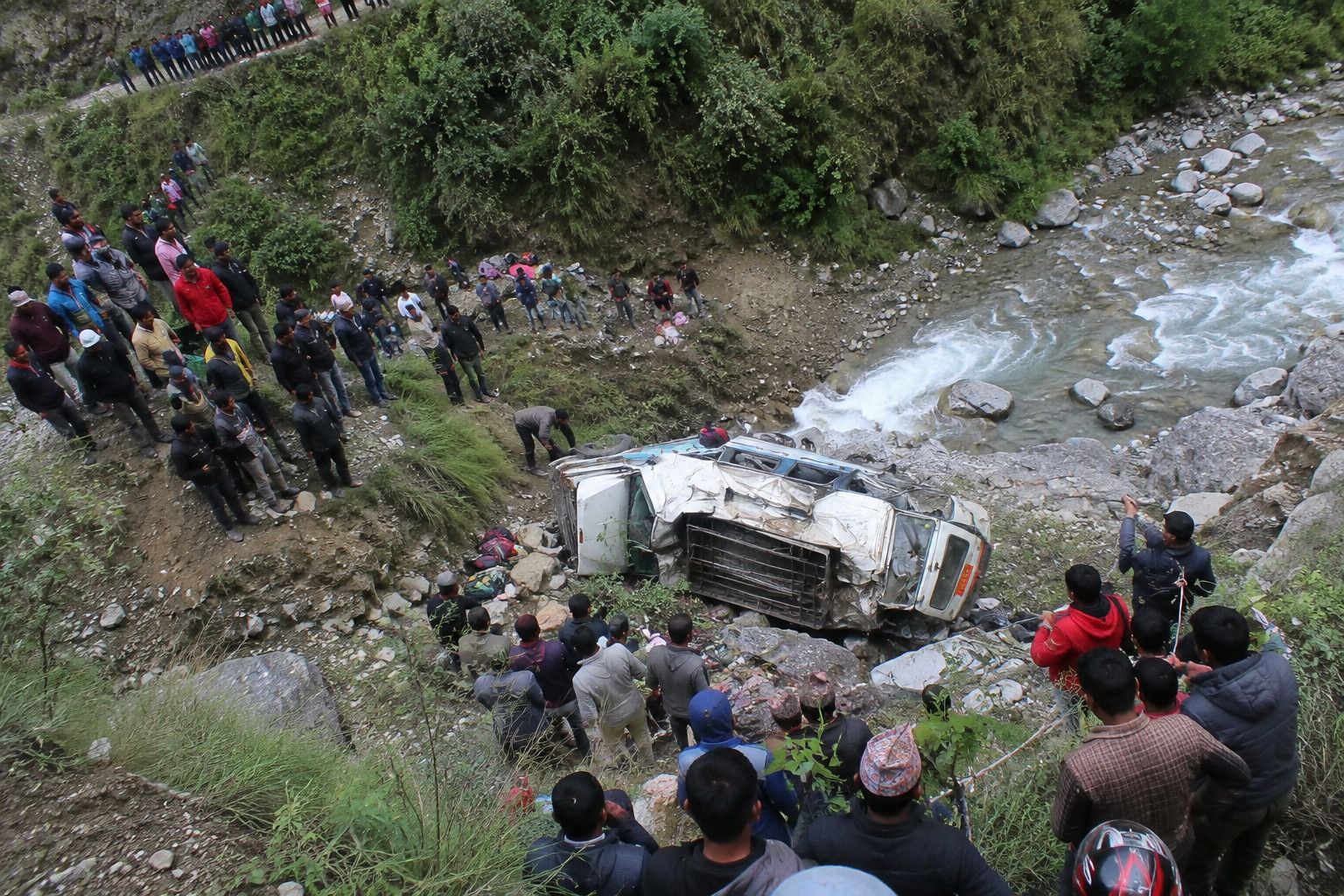 बझाङमा जिप दुर्घटना, ठुलो मानवीय क्षती भएको आशंका