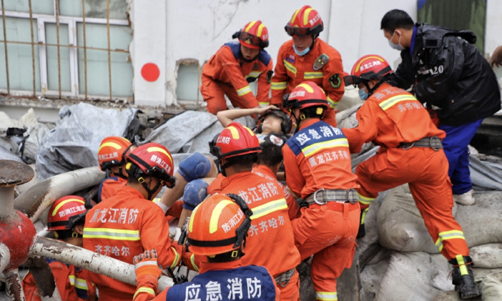 चीनमा विद्यालयको छत भत्किँदा ११ जना विद्यार्थीको मृत्यु