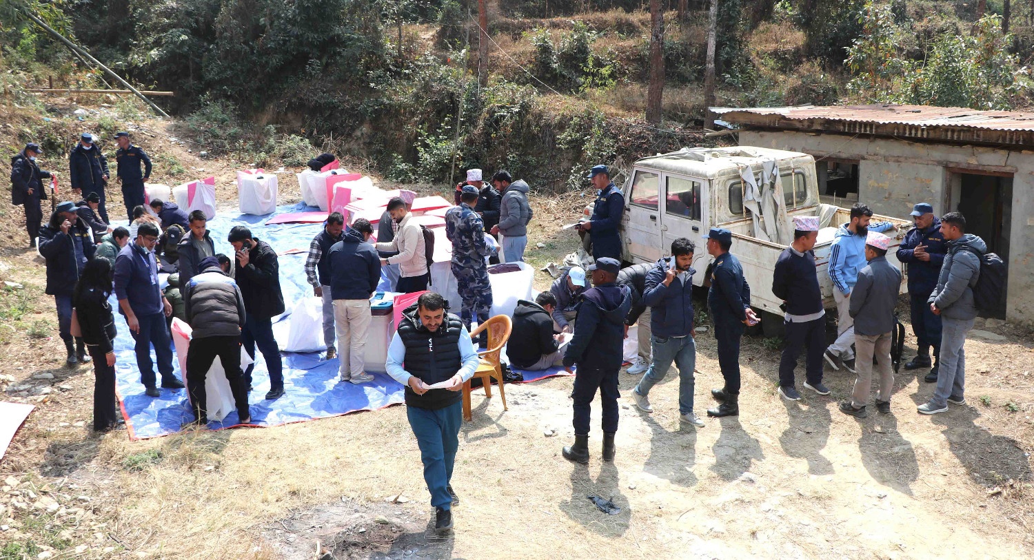 तेह्रथुमका सवै मतदान स्थलमा निर्वाचन सामग्री पठाईयो