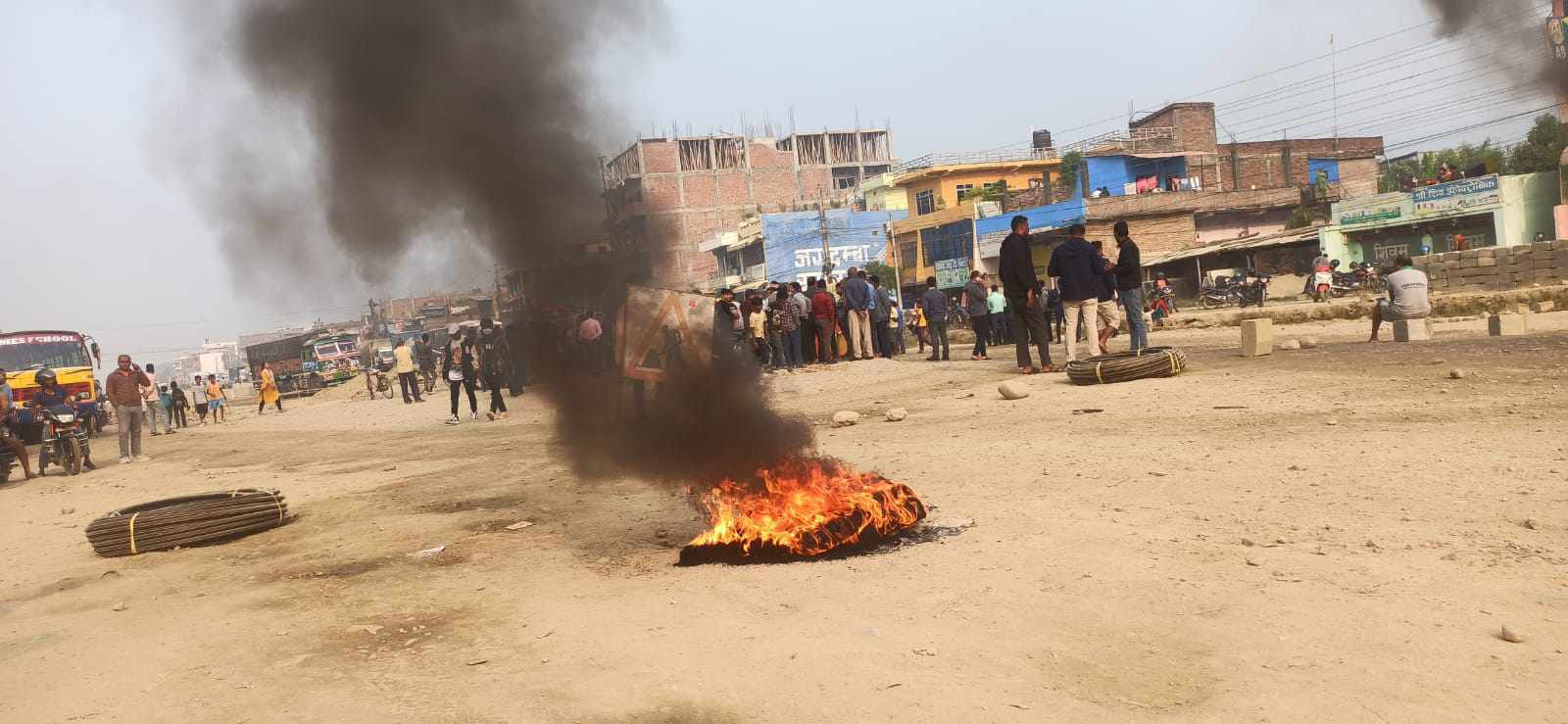 प्रध्यानाध्यापक आत्महत्या प्रकरण : आफन्तद्धारा चक्काजाम